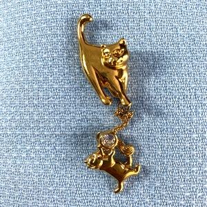 Gold‎ Toned Cat and Kitten Pin